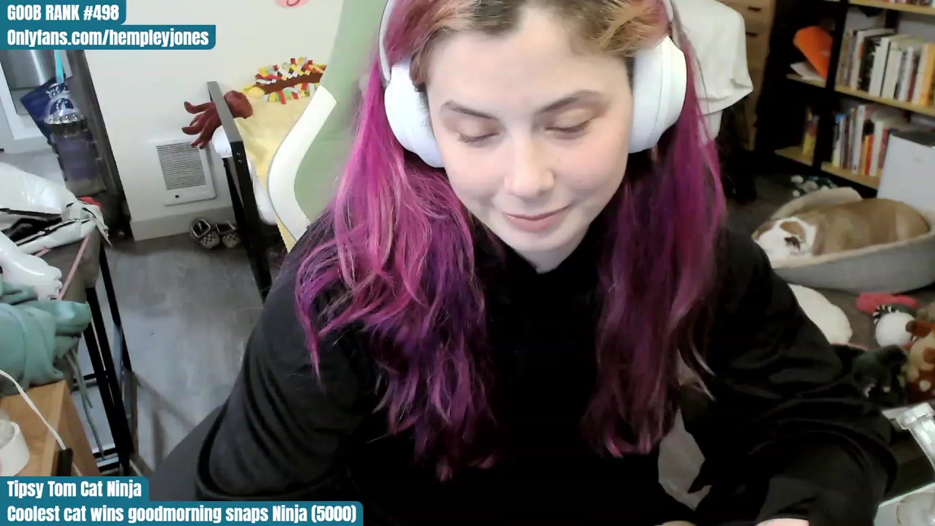 Gallery image thumbnail from Hempley's myfreecams stream on, 10/31/2023, 03:02 image 18 of 20