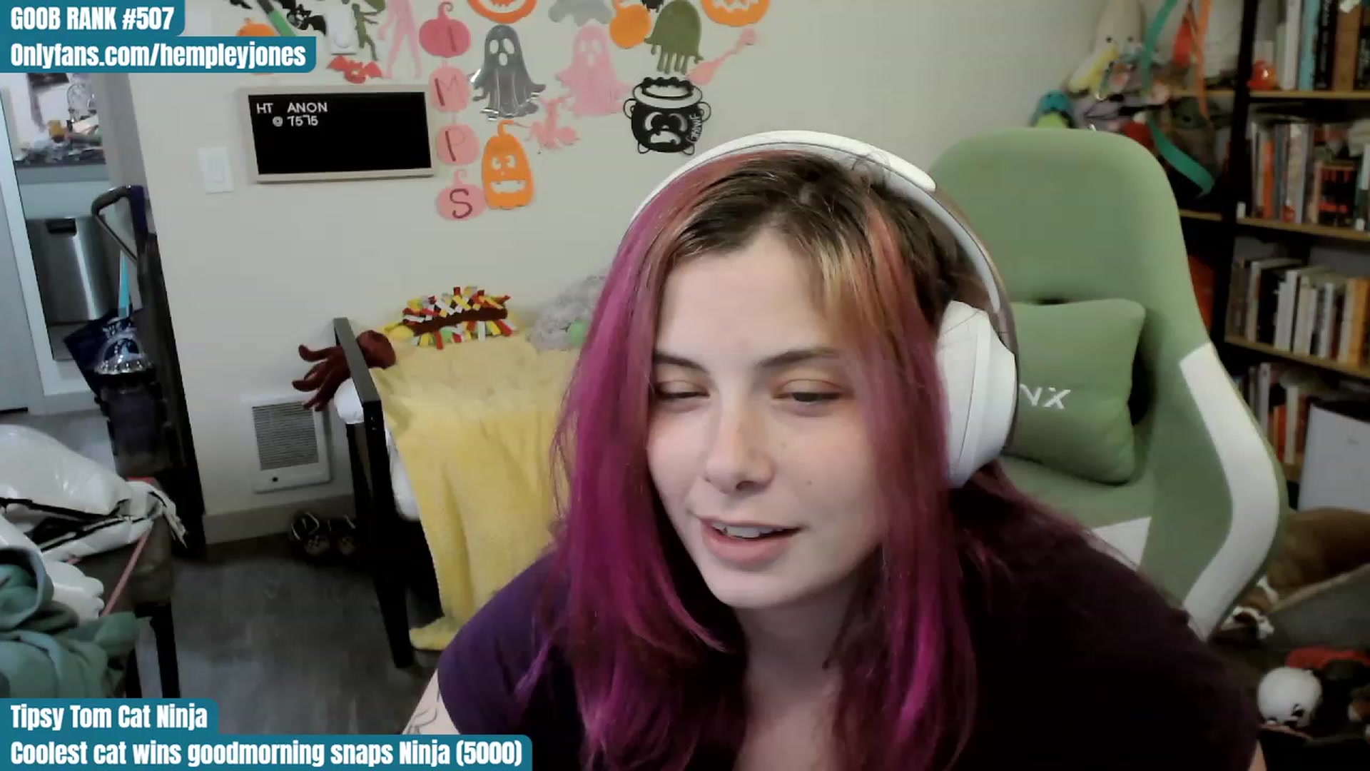 Gallery image thumbnail from Hempley's myfreecams stream on, 10/31/2023, 03:02 image 2 of 20