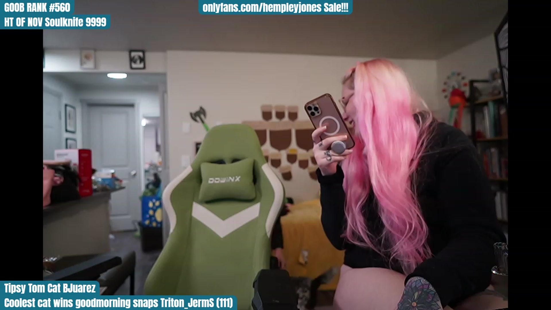 Gallery image thumbnail from Hempley's myfreecams stream on, 11/28/2023, 02:03 image 17 of 20