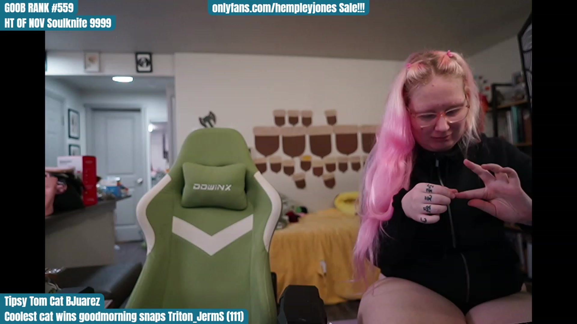 Gallery image thumbnail from Hempley's myfreecams stream on, 11/28/2023, 02:03 image 1 of 20