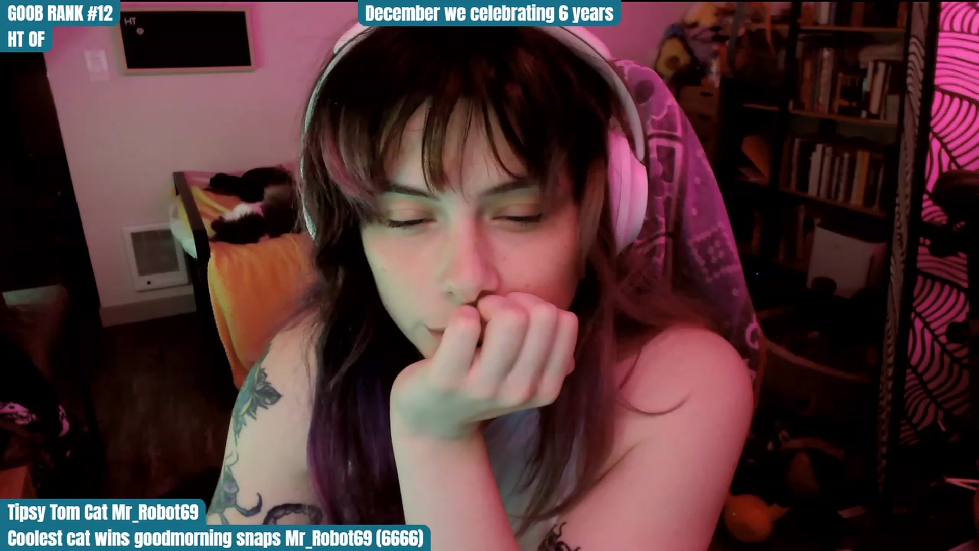 Gallery image thumbnail from Hempley's myfreecams stream on, 12/01/2023, 08:38 image 11 of 20