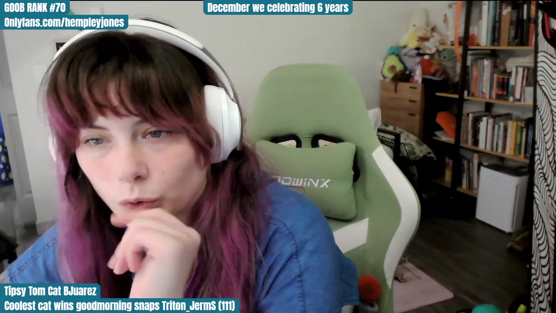 Gallery image thumbnail from Hempley's myfreecams stream on, 12/03/2023, 24:02 image 7 of 20