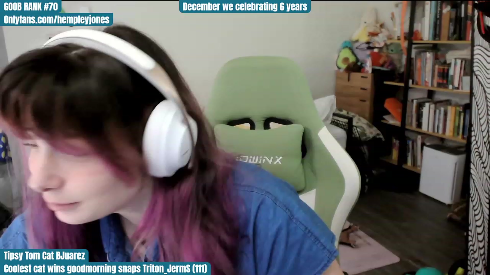 Gallery image thumbnail from Hempley's myfreecams stream on, 12/03/2023, 24:02 image 6 of 20