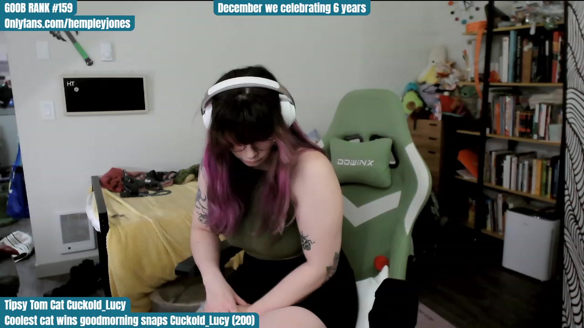 Gallery image thumbnail from Hempley's myfreecams stream on, 12/05/2023, 02:54 image 2 of 20