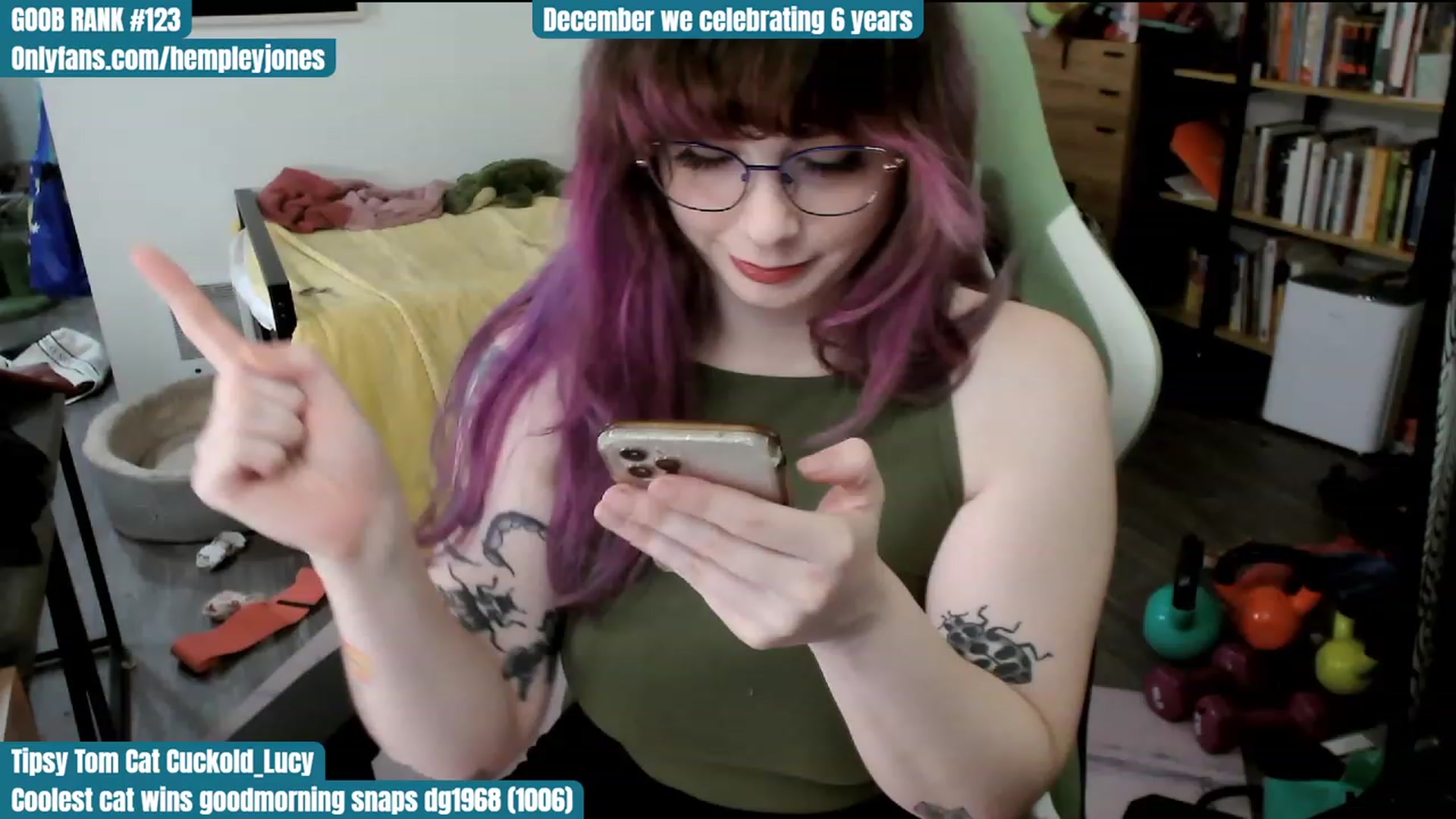 Gallery image thumbnail from Hempley's myfreecams stream on, 12/05/2023, 02:54 image 15 of 20