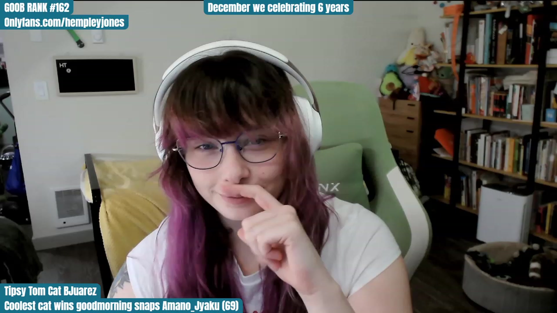 Gallery image thumbnail from Hempley's myfreecams stream on, 12/06/2023, 02:11 image 4 of 20