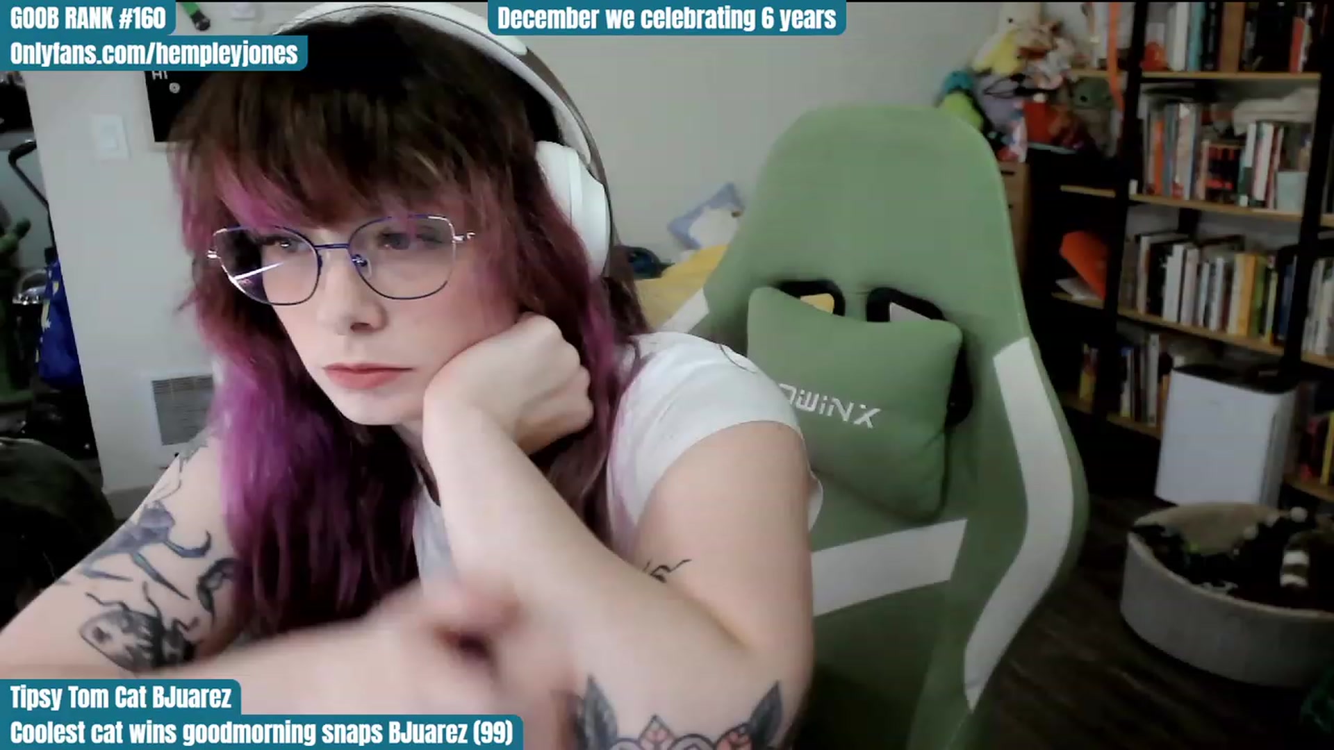 Gallery image thumbnail from Hempley's myfreecams stream on, 12/06/2023, 02:11 image 19 of 20