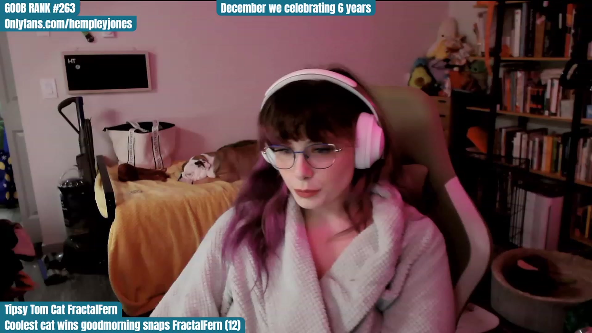 Gallery image thumbnail from Hempley's myfreecams stream on, 12/07/2023, 23:21 image 5 of 20