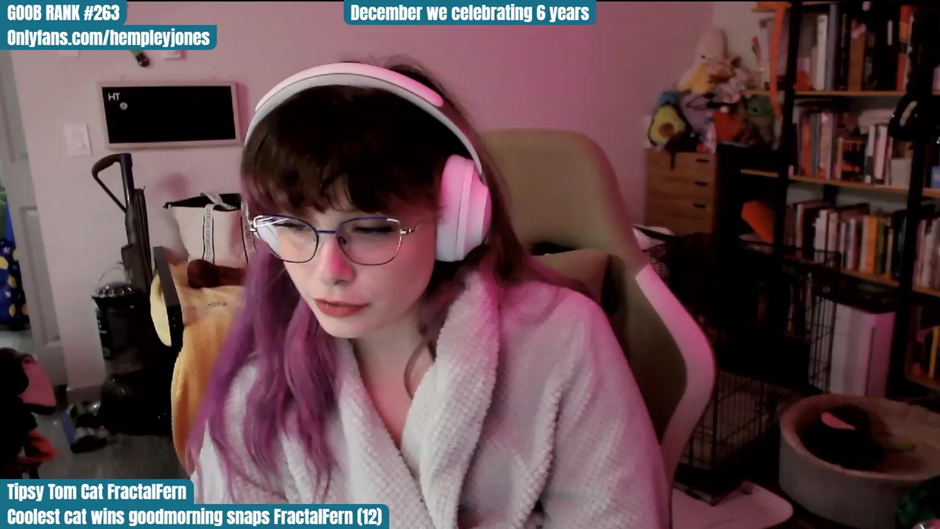 Gallery image thumbnail from Hempley's myfreecams stream on, 12/07/2023, 23:21 image 4 of 20