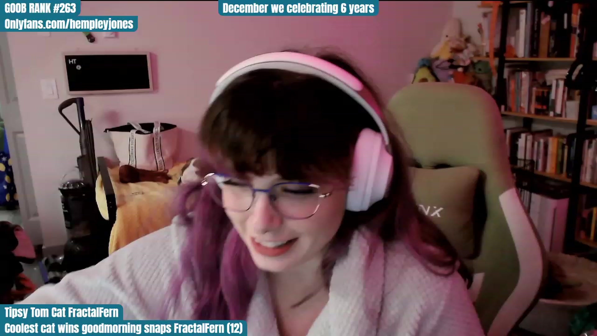 Gallery image thumbnail from Hempley's myfreecams stream on, 12/07/2023, 23:21 image 12 of 20
