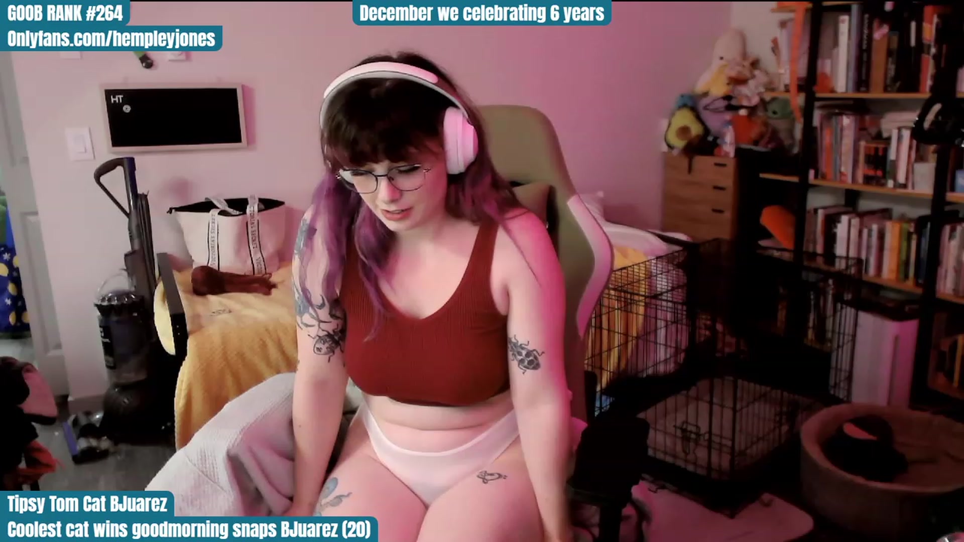 Gallery image thumbnail from Hempley's myfreecams stream on, 12/07/2023, 23:21 image 19 of 20
