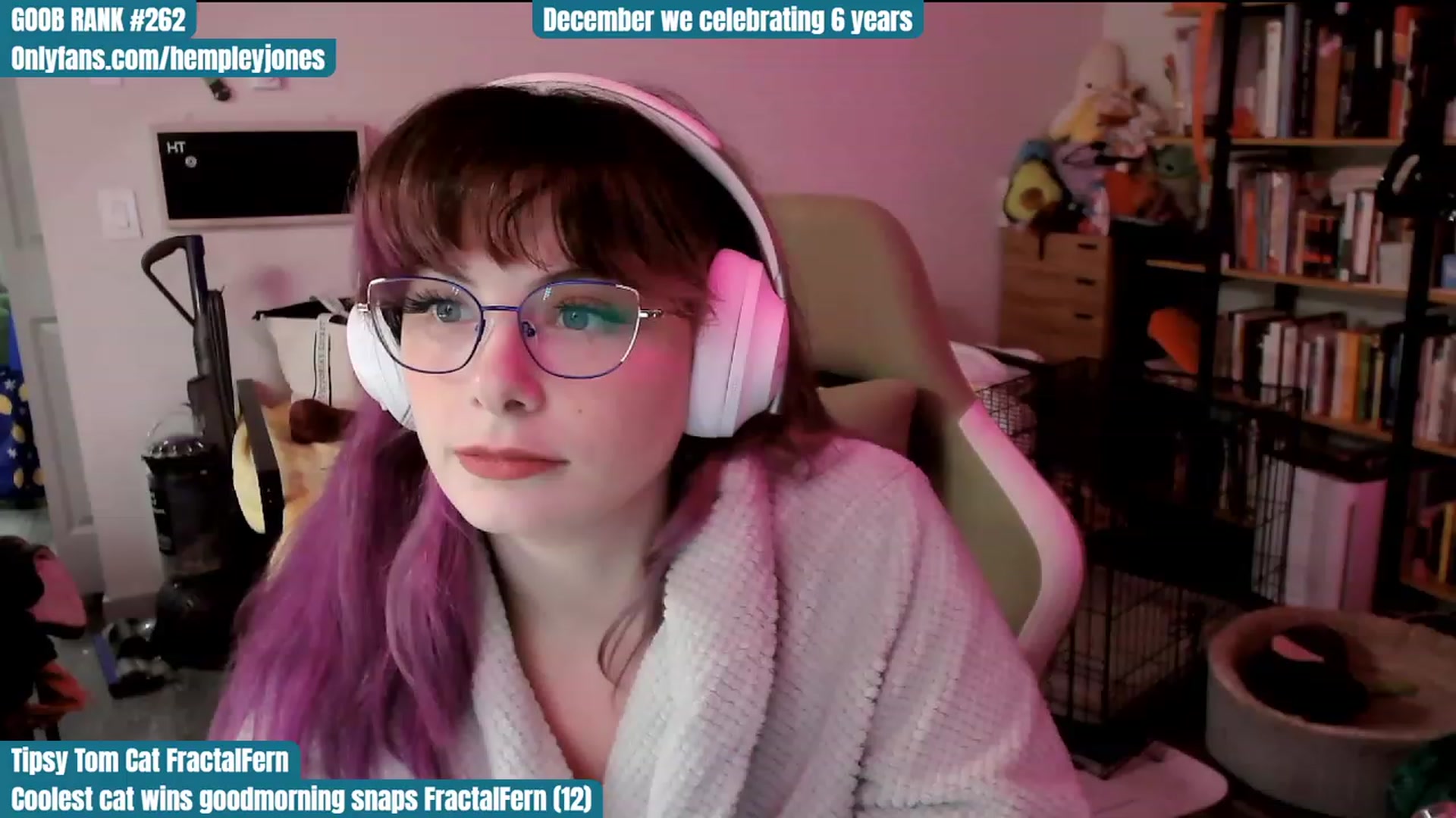 Gallery image thumbnail from Hempley's myfreecams stream on, 12/07/2023, 23:21 image 1 of 20