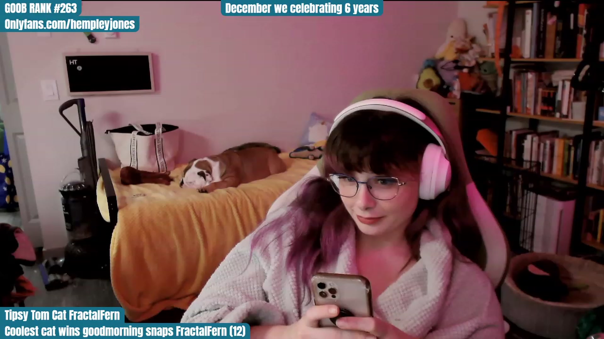 Gallery image thumbnail from Hempley's myfreecams stream on, 12/07/2023, 23:21 image 9 of 20