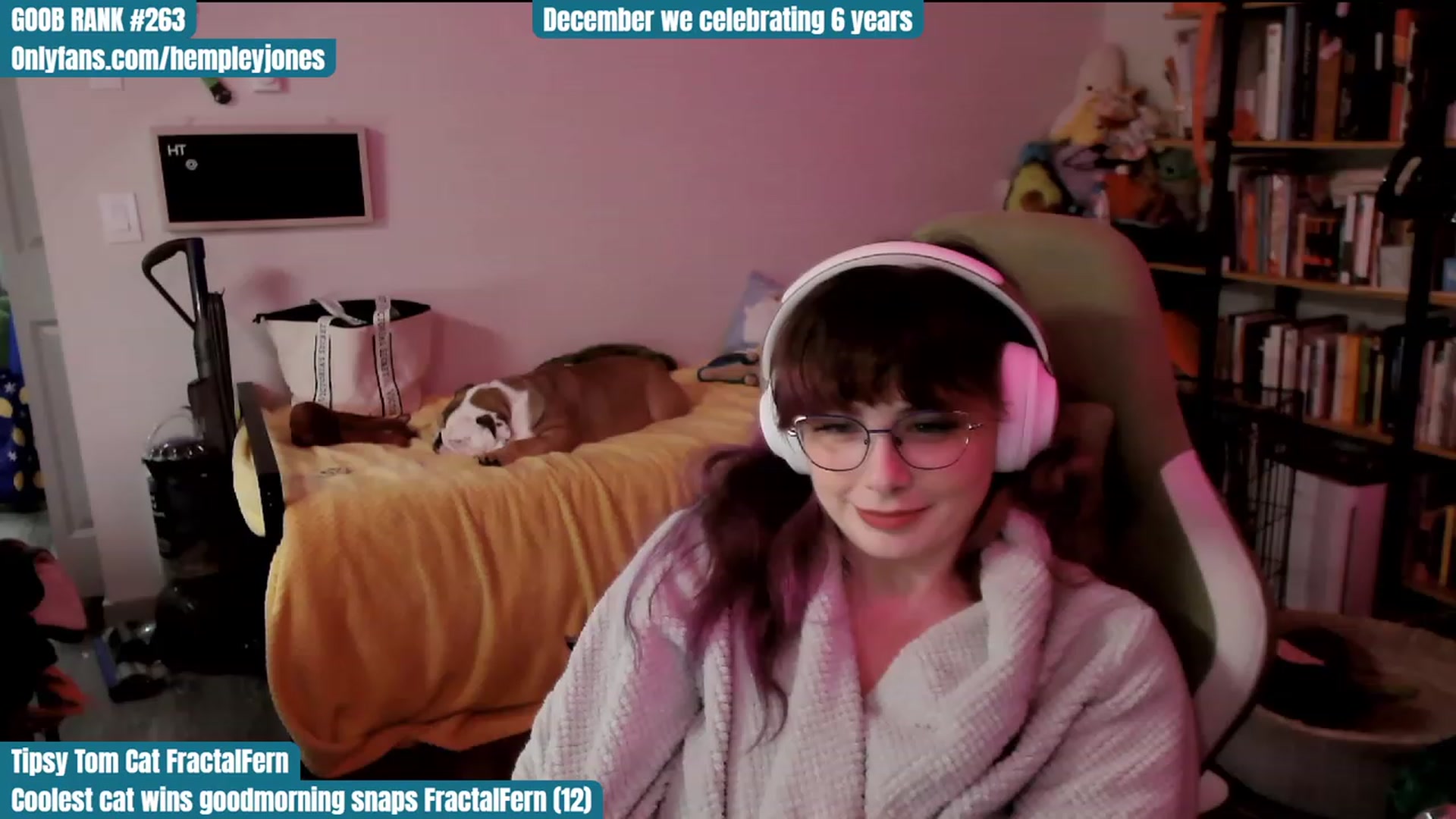 Gallery image thumbnail from Hempley's myfreecams stream on, 12/07/2023, 23:21 image 11 of 20