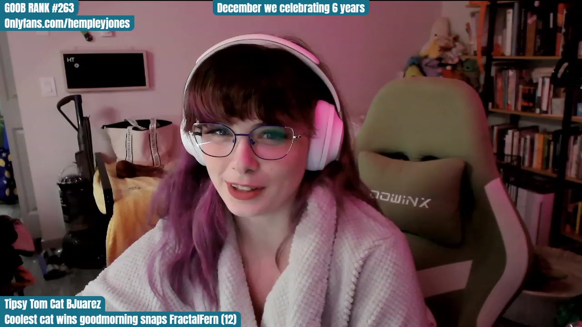 Gallery image thumbnail from Hempley's myfreecams stream on, 12/07/2023, 23:21 image 14 of 20