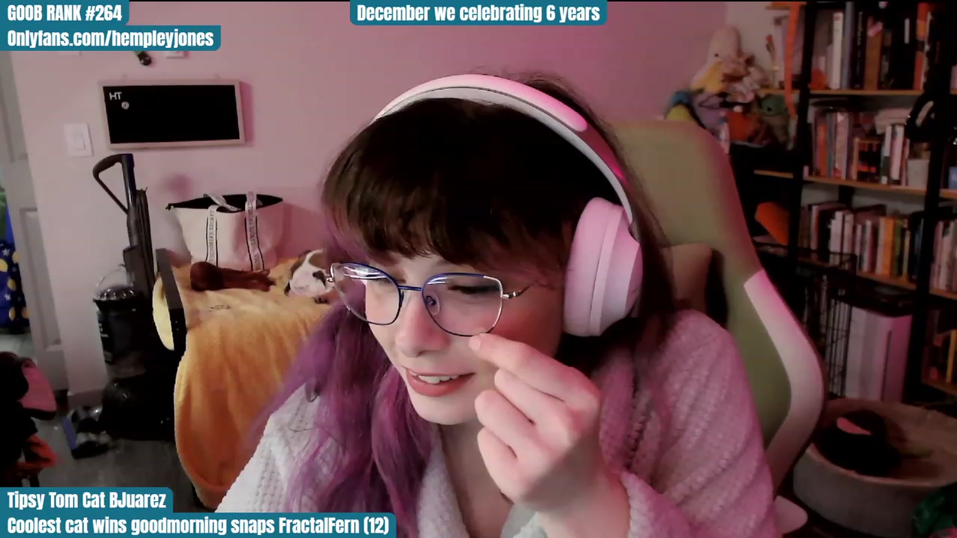Gallery image thumbnail from Hempley's myfreecams stream on, 12/07/2023, 23:21 image 16 of 20