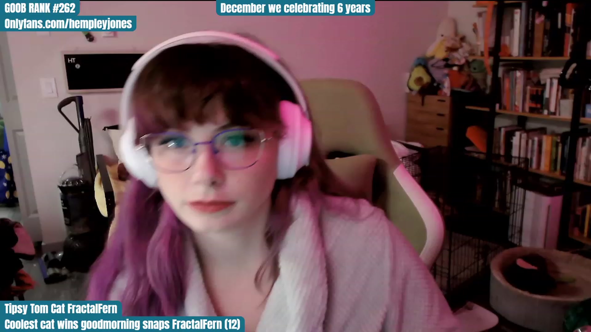 Gallery image thumbnail from Hempley's myfreecams stream on, 12/07/2023, 23:21 image 3 of 20