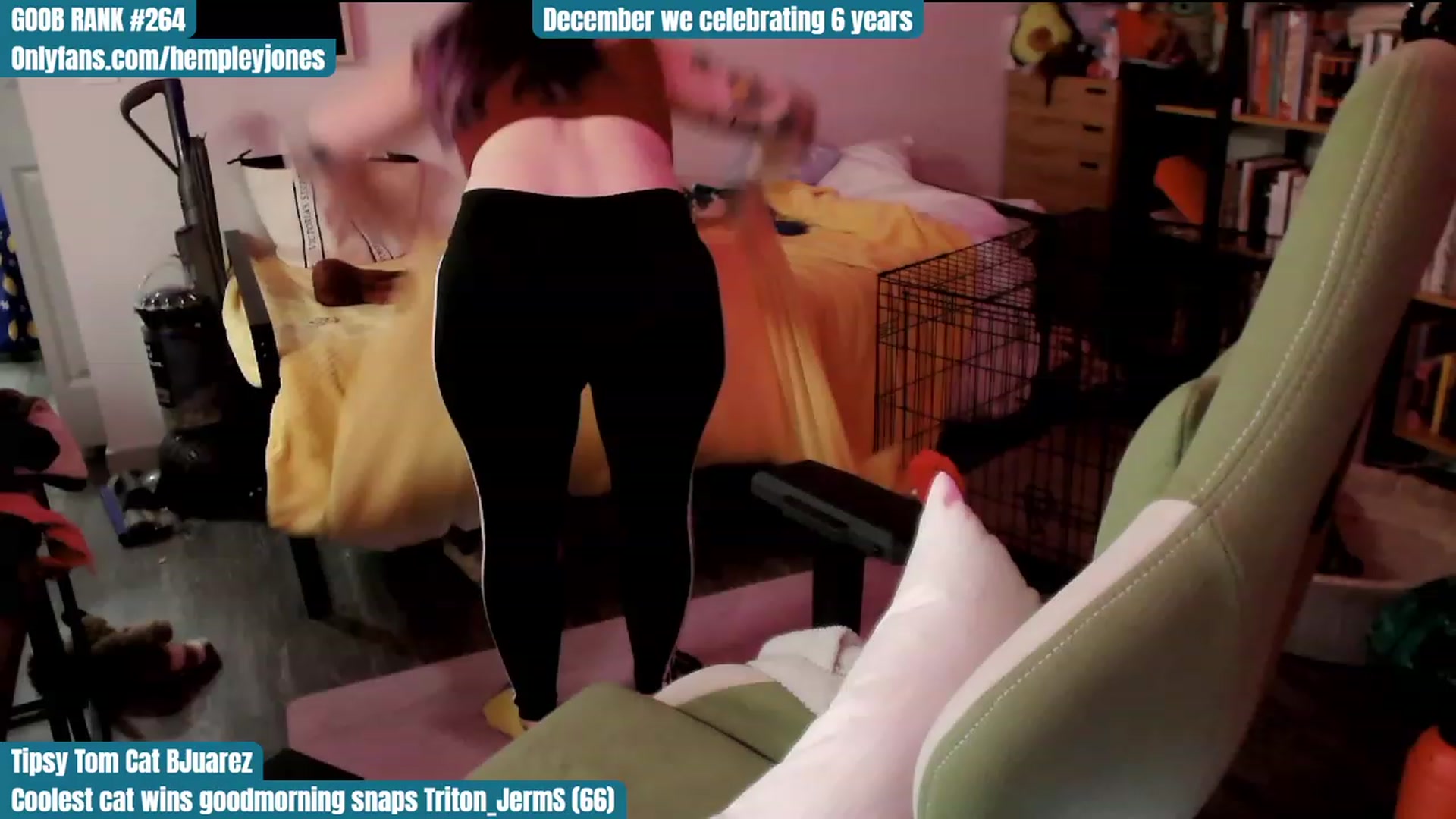 Gallery image thumbnail from Hempley's myfreecams stream on, 12/08/2023, 24:43 image 6 of 20