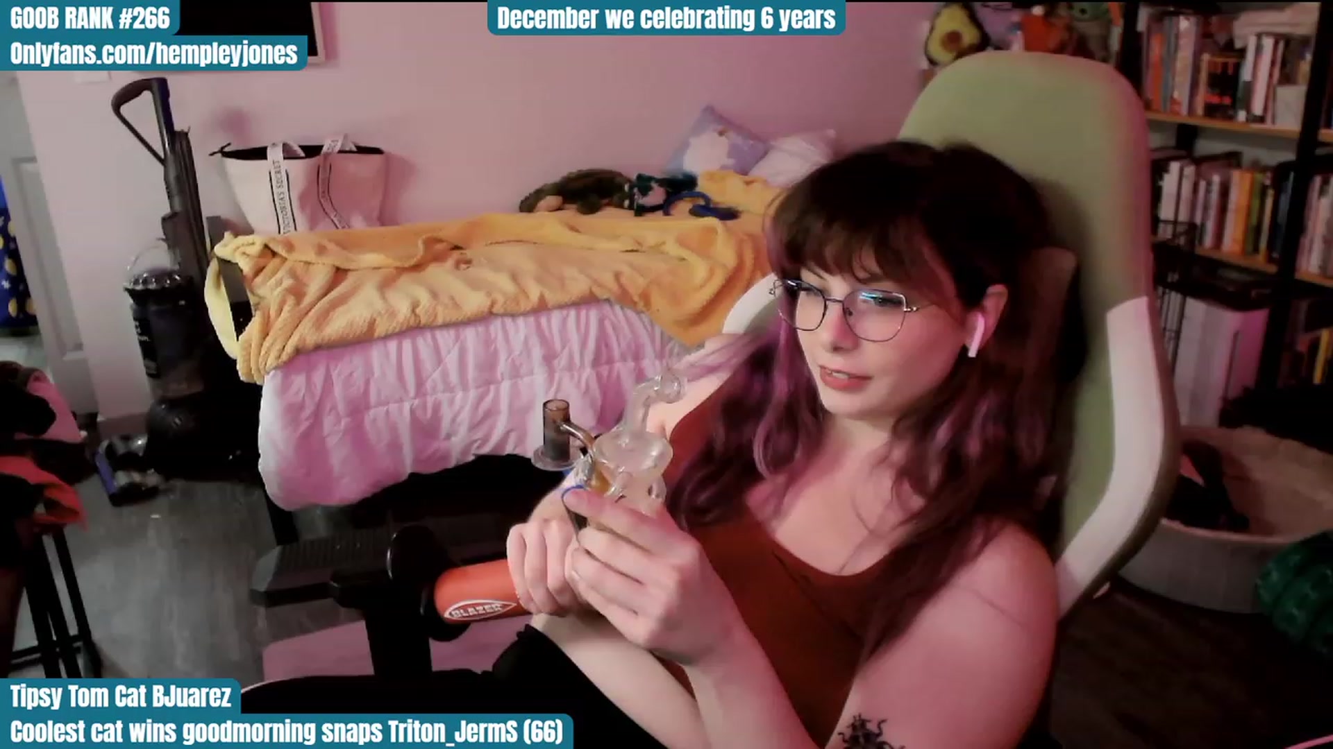 Gallery image thumbnail from Hempley's myfreecams stream on, 12/08/2023, 24:43 image 20 of 20