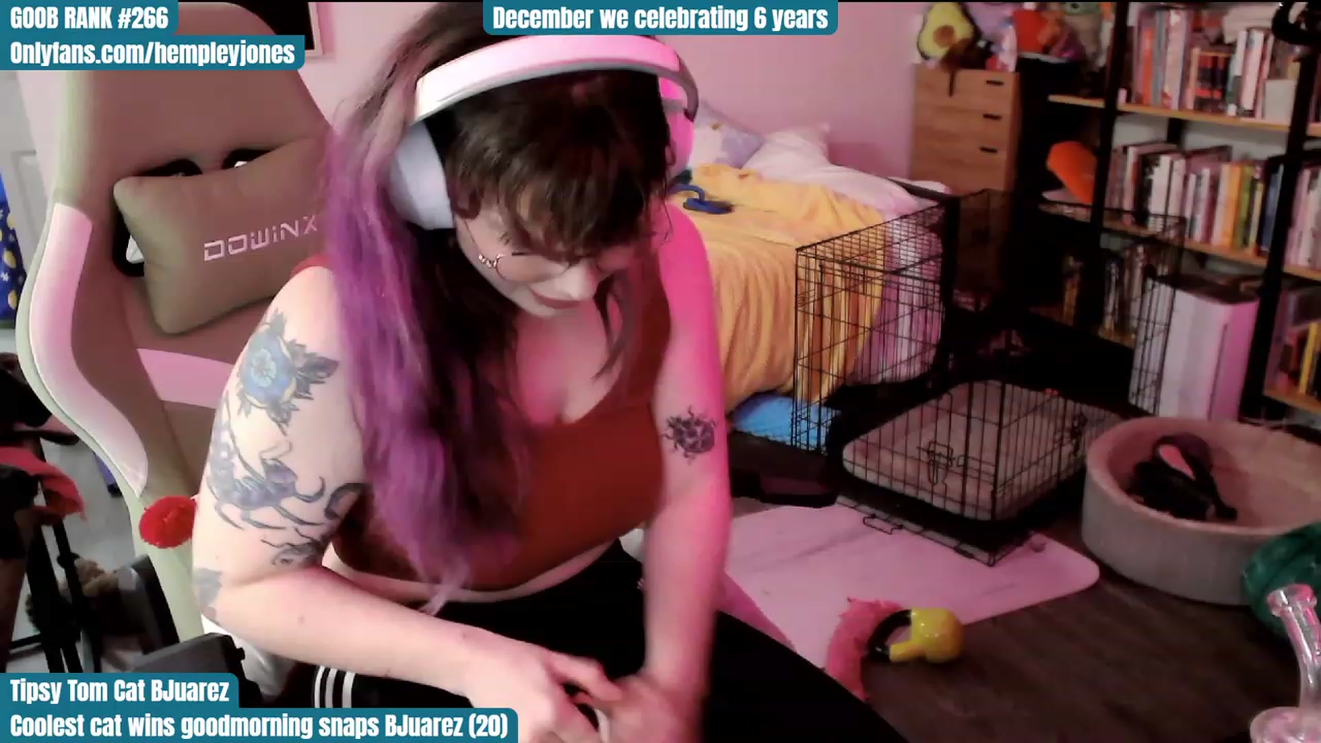Gallery image thumbnail from Hempley's myfreecams stream on, 12/08/2023, 24:43 image 1 of 20