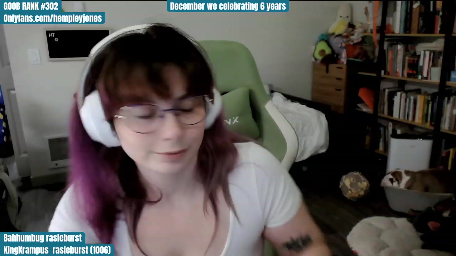 Gallery image thumbnail from Hempley's myfreecams stream on, 12/15/2023, 02:27 image 3 of 20