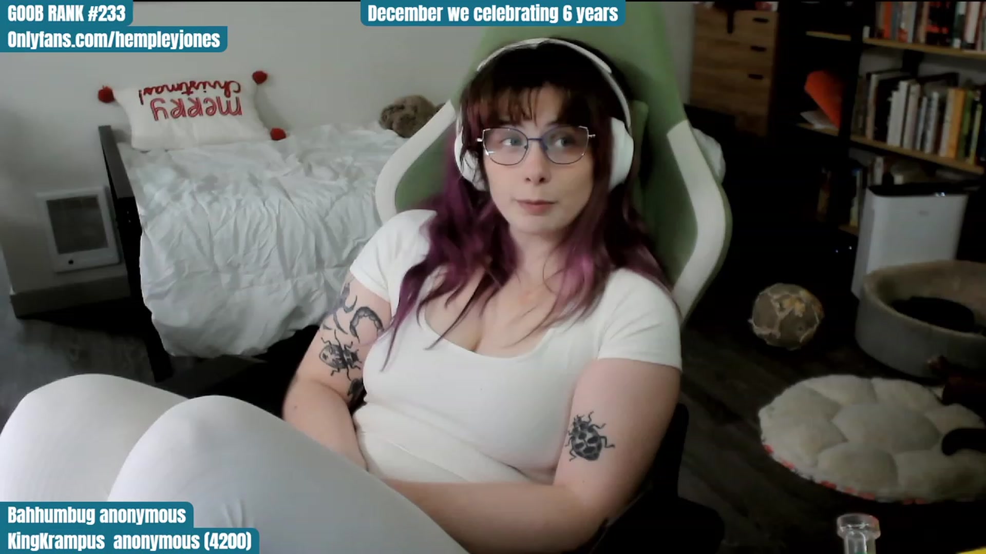 Gallery image thumbnail from Hempley's myfreecams stream on, 12/15/2023, 04:00 image 20 of 20