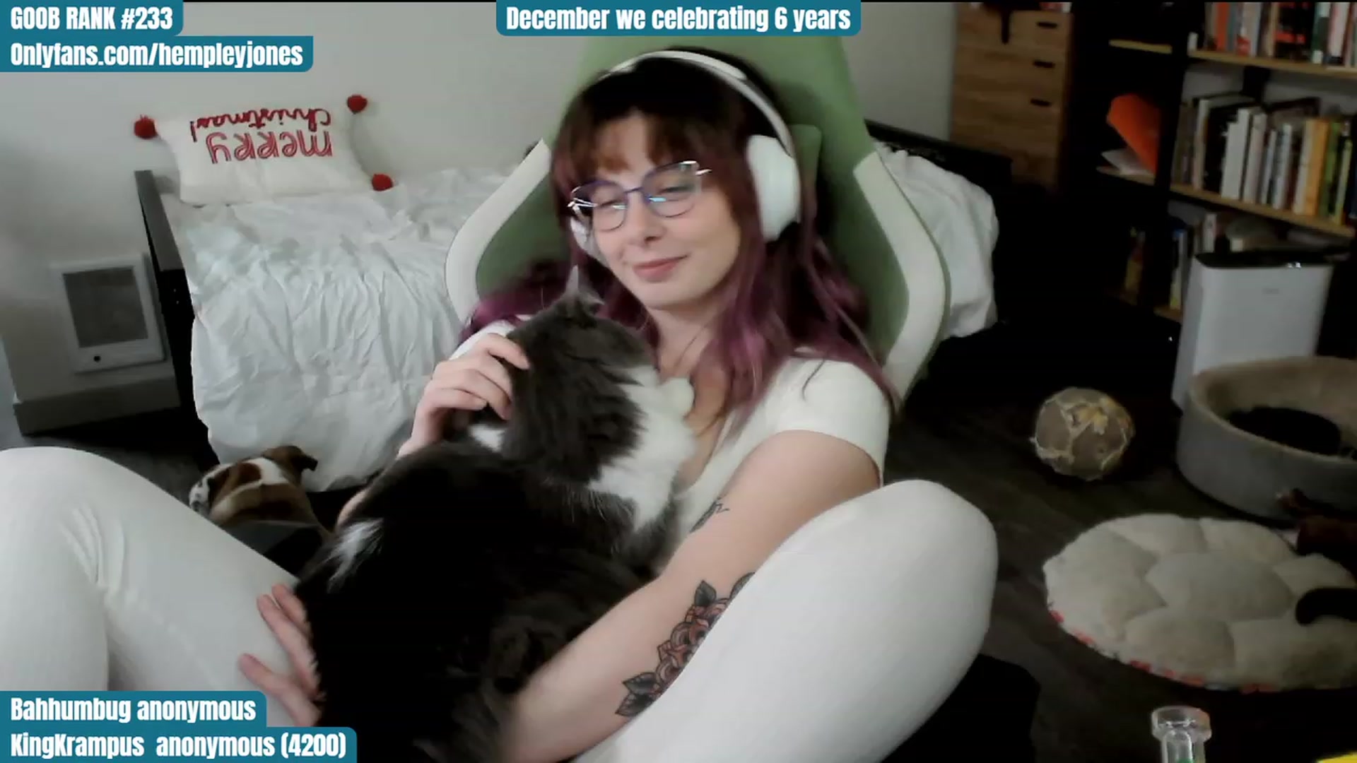 Gallery image thumbnail from Hempley's myfreecams stream on, 12/15/2023, 04:00 image 15 of 20
