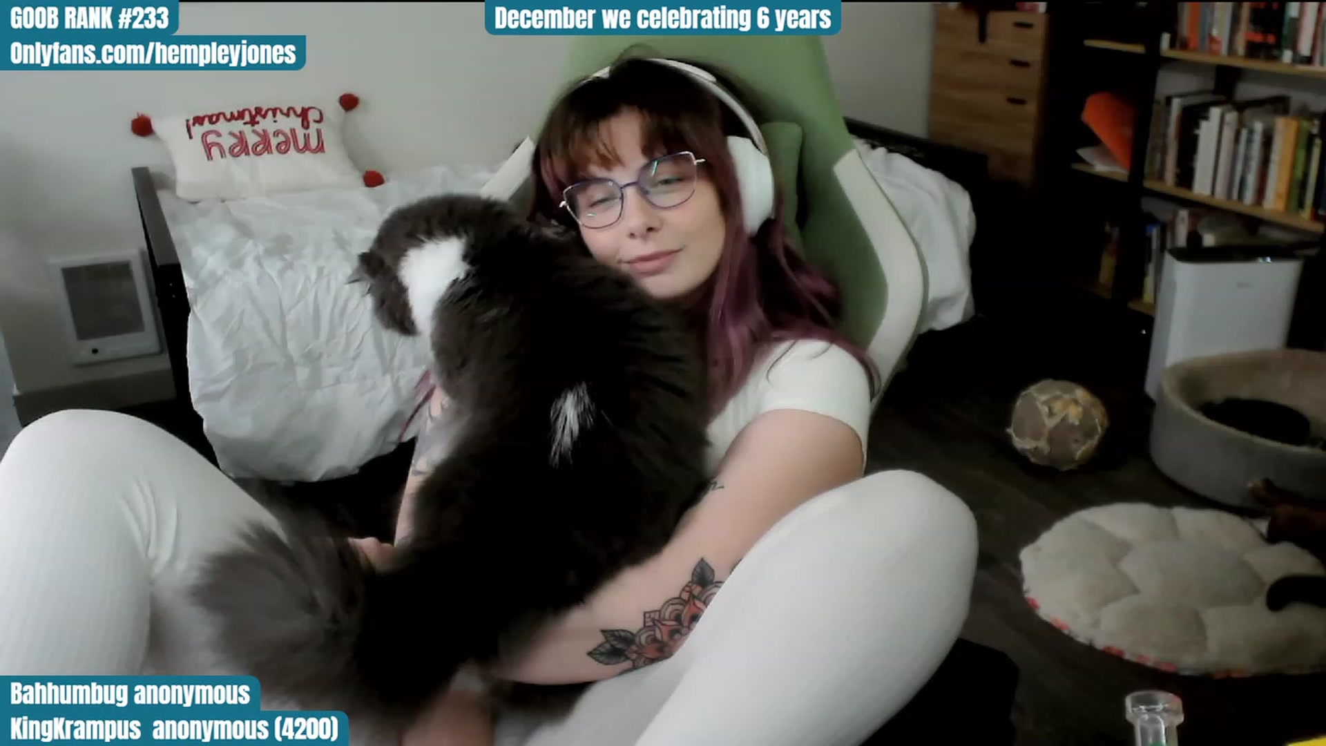 Gallery image thumbnail from Hempley's myfreecams stream on, 12/15/2023, 04:00 image 13 of 20