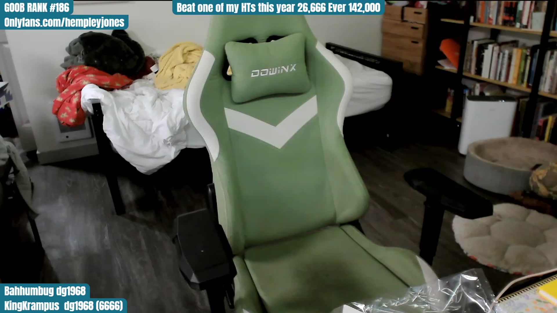 Gallery image thumbnail from Hempley's myfreecams stream on, 12/16/2023, 03:14 image 10 of 20