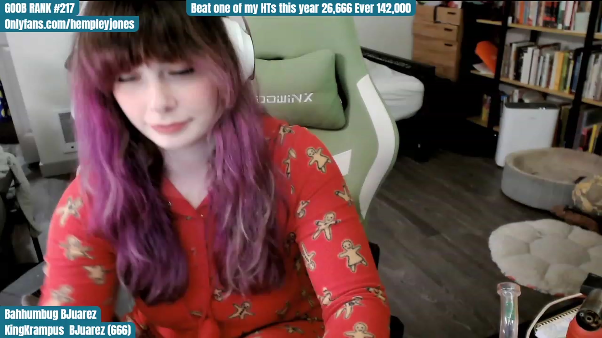 Gallery image thumbnail from Hempley's myfreecams stream on, 12/16/2023, 03:14 image 3 of 20