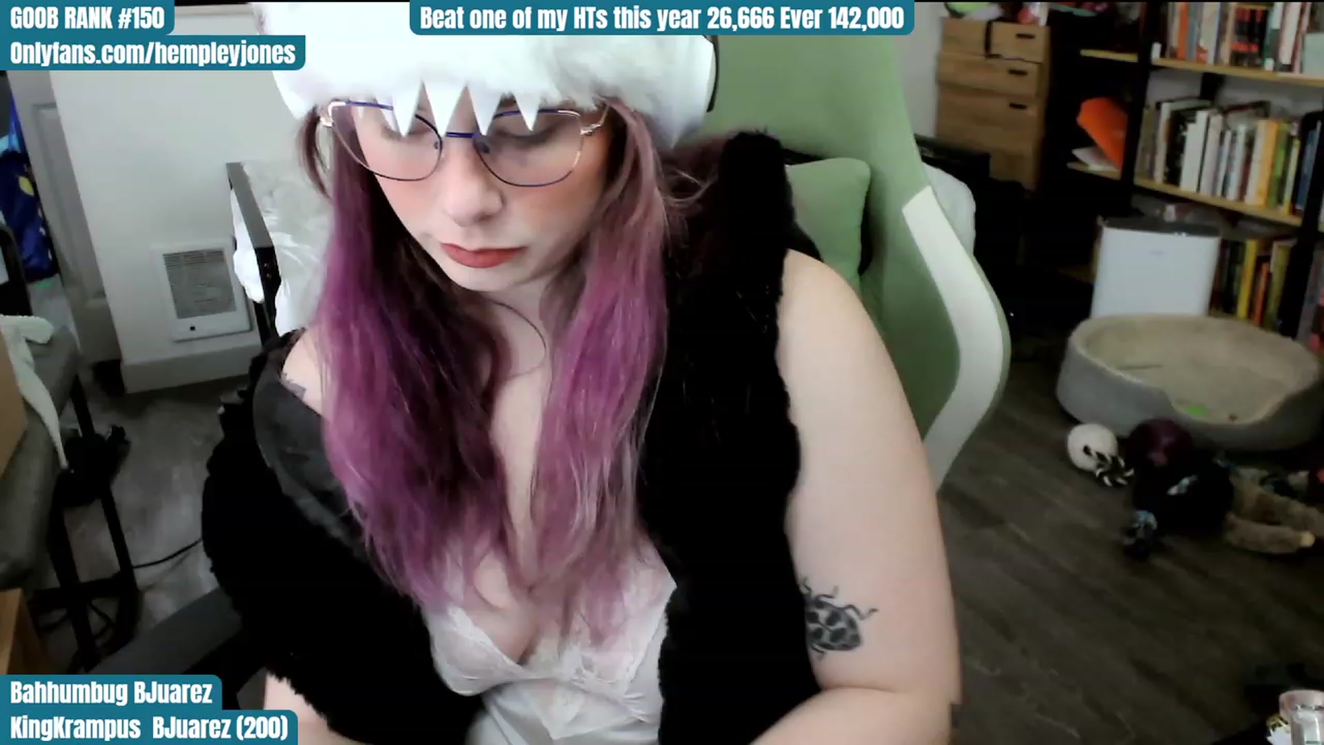 Gallery image thumbnail from Hempley's myfreecams stream on, 12/17/2023, 01:38 image 5 of 20