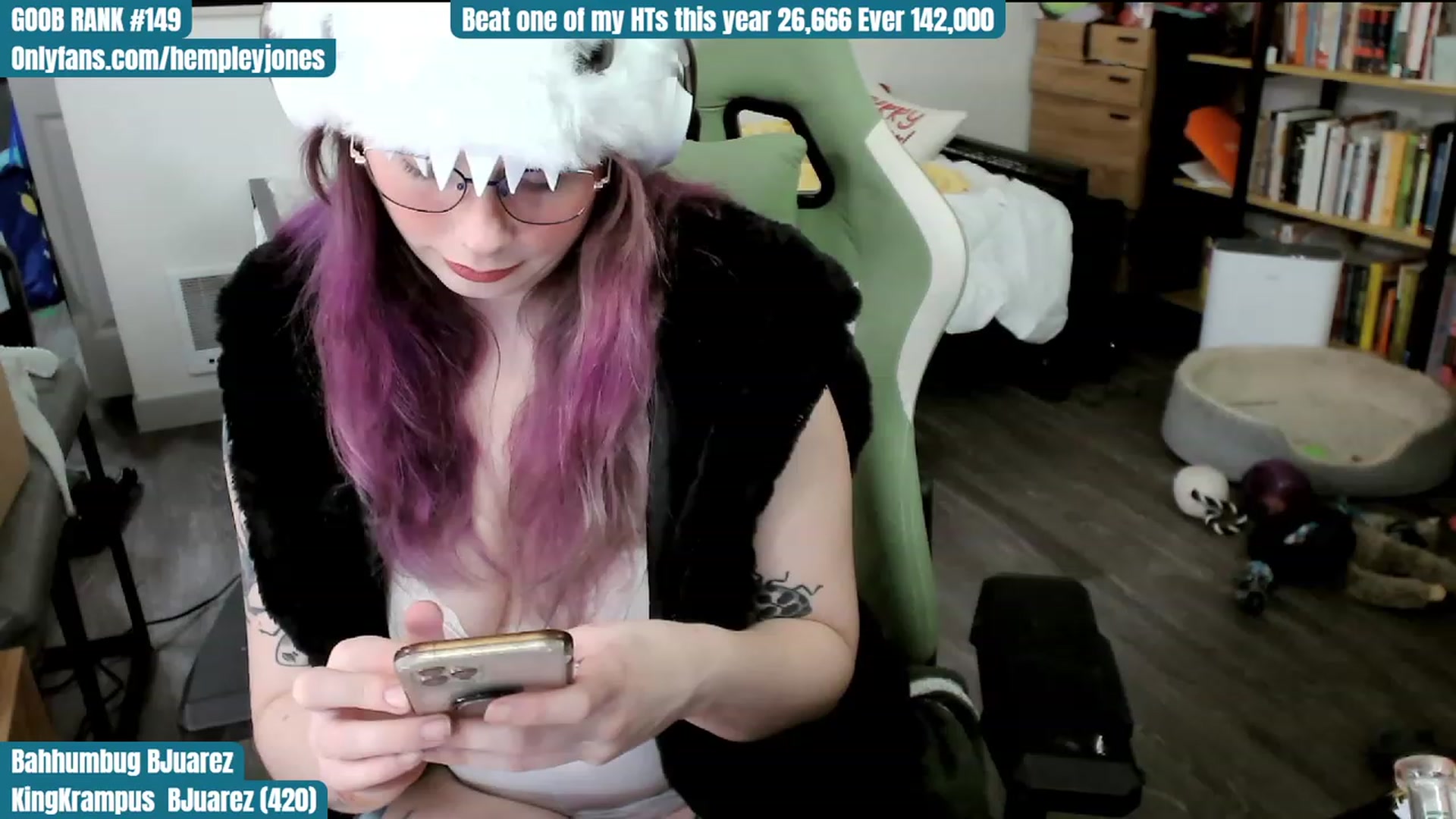 Gallery image thumbnail from Hempley's myfreecams stream on, 12/17/2023, 01:38 image 7 of 20