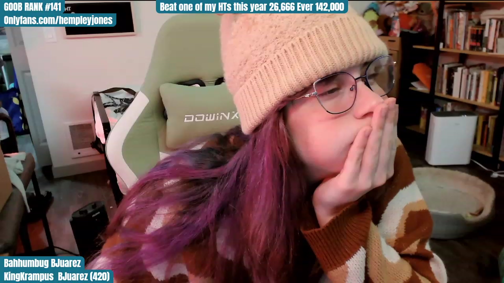 Gallery image thumbnail from Hempley's myfreecams stream on, 12/17/2023, 07:33 image 1 of 20