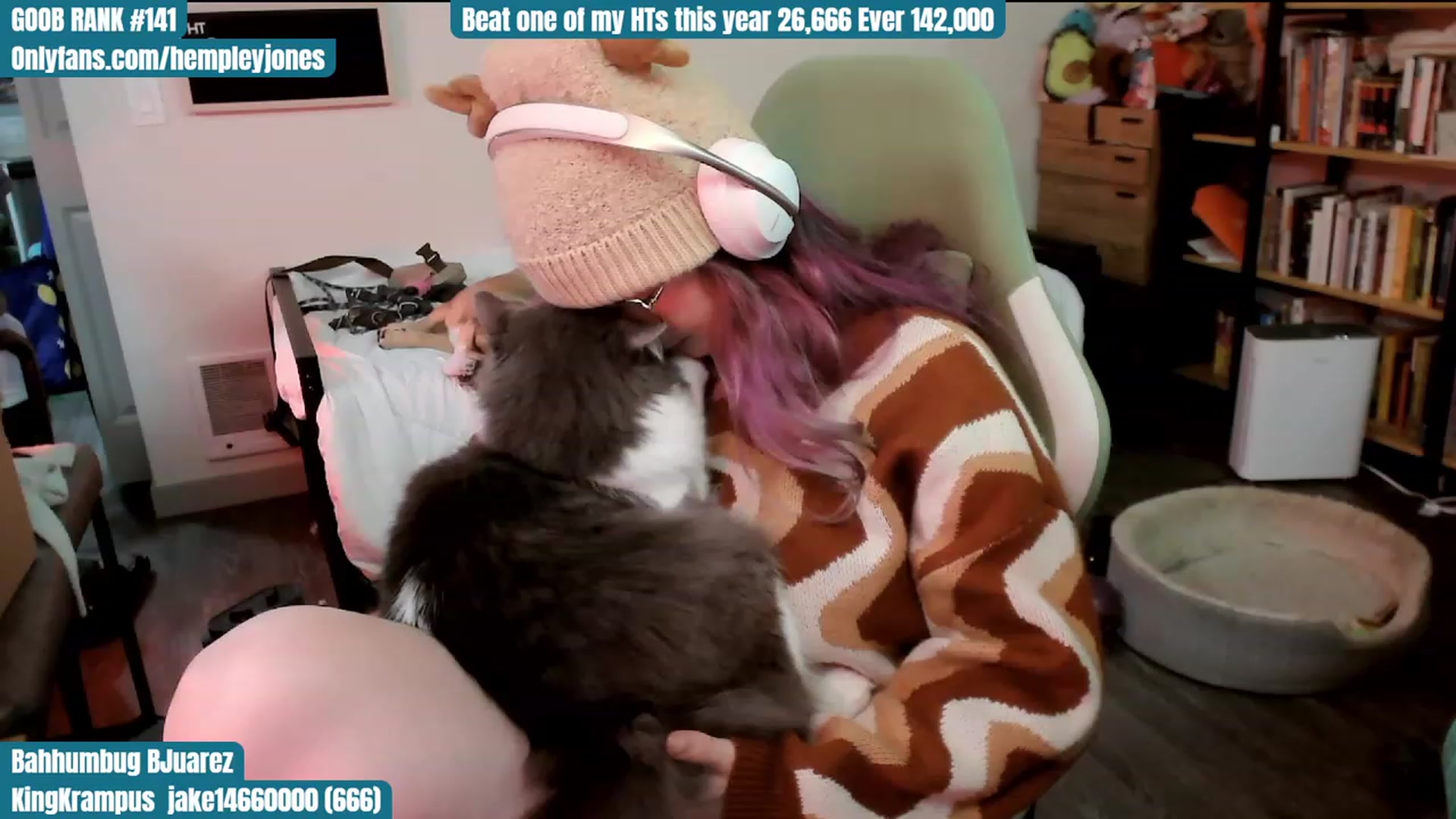 Gallery image thumbnail from Hempley's myfreecams stream on, 12/17/2023, 07:33 image 11 of 20