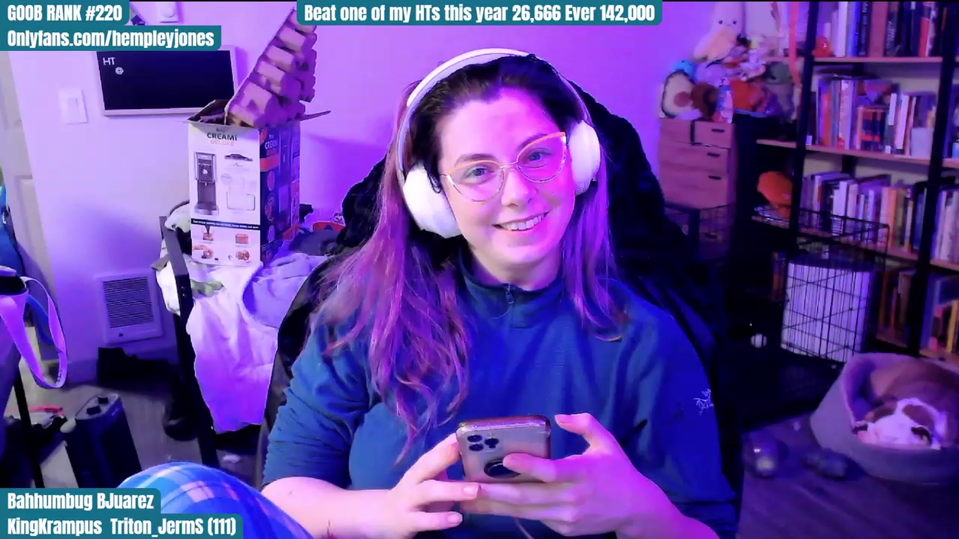 Gallery image thumbnail from Hempley's myfreecams stream on, 12/25/2023, 04:05 image 8 of 20