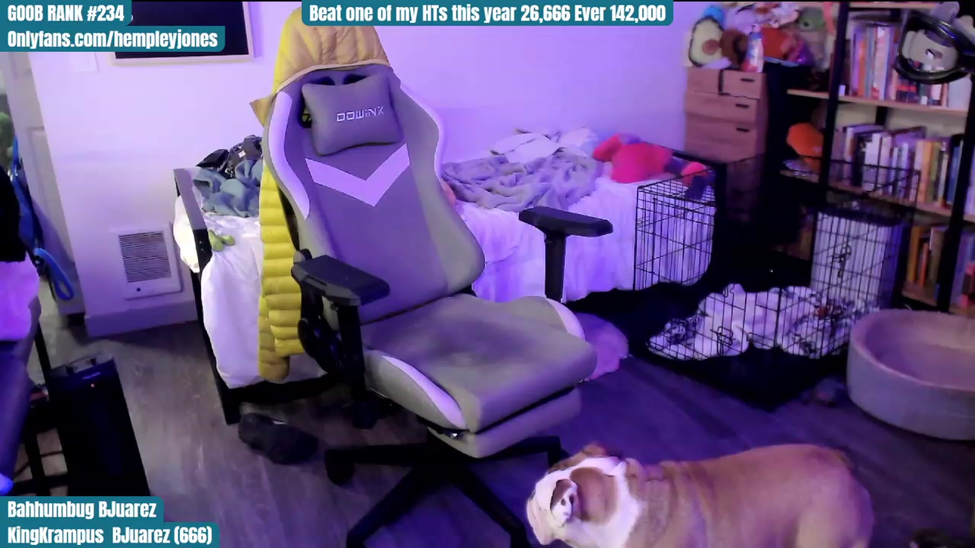 Gallery image thumbnail from Hempley's myfreecams stream on, 12/27/2023, 24:25 image 2 of 20