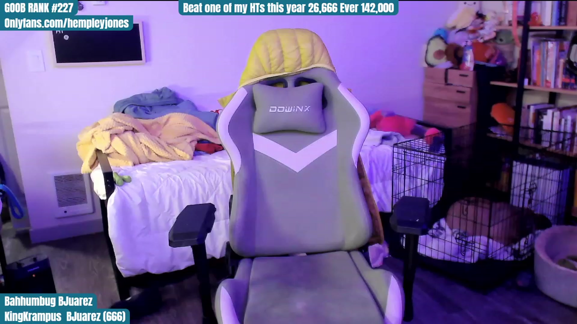 Gallery image thumbnail from Hempley's myfreecams stream on, 12/27/2023, 01:30 image 17 of 20