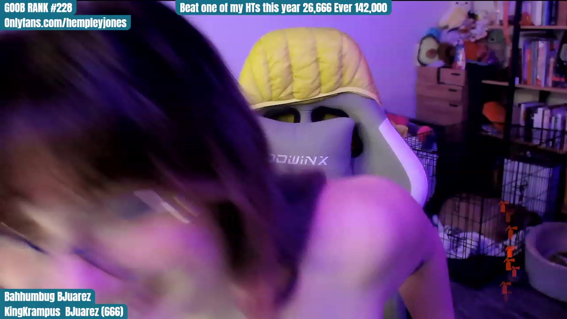 Gallery image thumbnail from Hempley's myfreecams stream on, 12/27/2023, 01:30 image 16 of 20