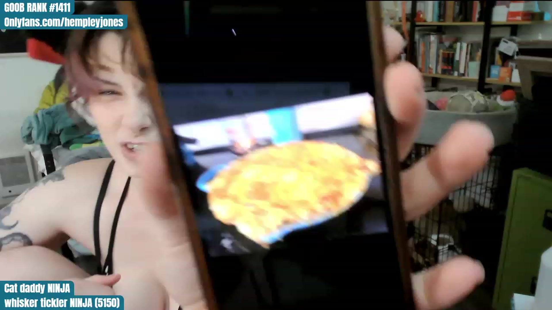Gallery image thumbnail from Hempley's myfreecams stream on, 01/07/2024, 03:42 image 18 of 20
