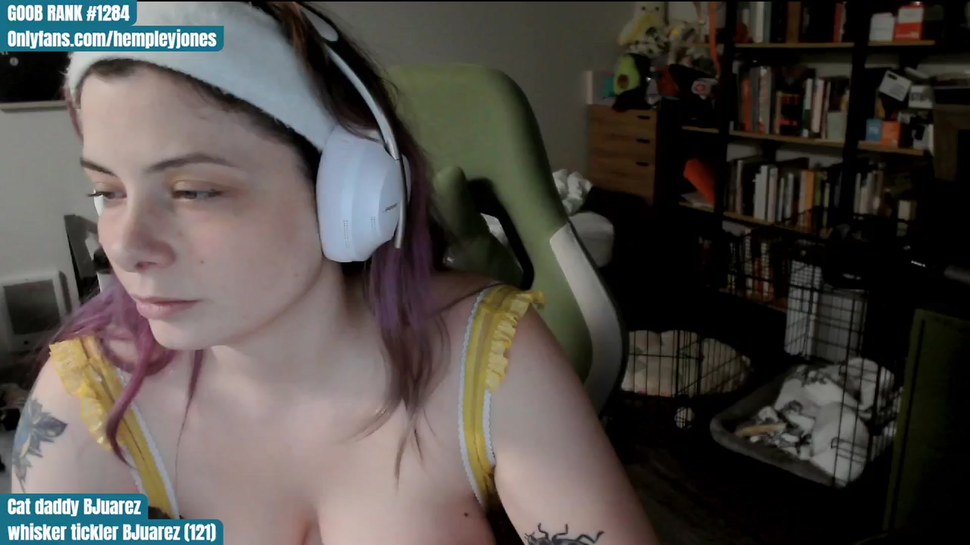 Gallery image thumbnail from Hempley's myfreecams stream on, 01/19/2024, 03:23 image 7 of 20