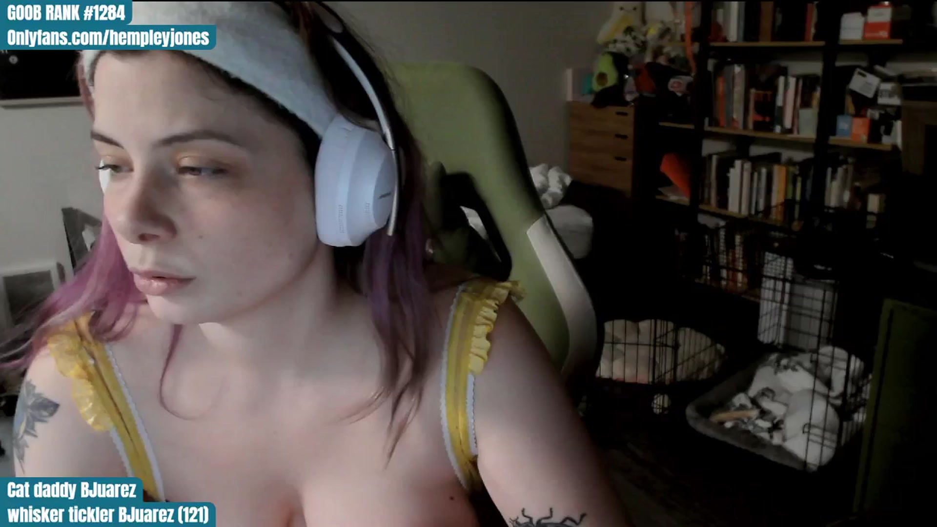 Gallery image thumbnail from Hempley's myfreecams stream on, 01/19/2024, 03:23 image 6 of 20