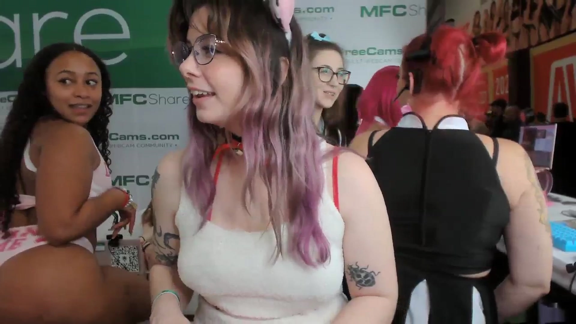Gallery image thumbnail from Hempley's myfreecams stream on, 01/25/2024, 23:51 image 19 of 20