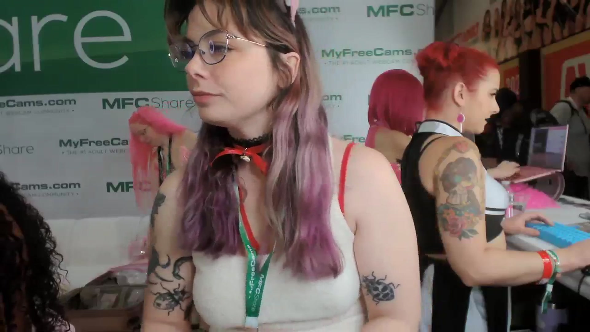 Gallery image thumbnail from Hempley's myfreecams stream on, 01/25/2024, 23:51 image 10 of 20