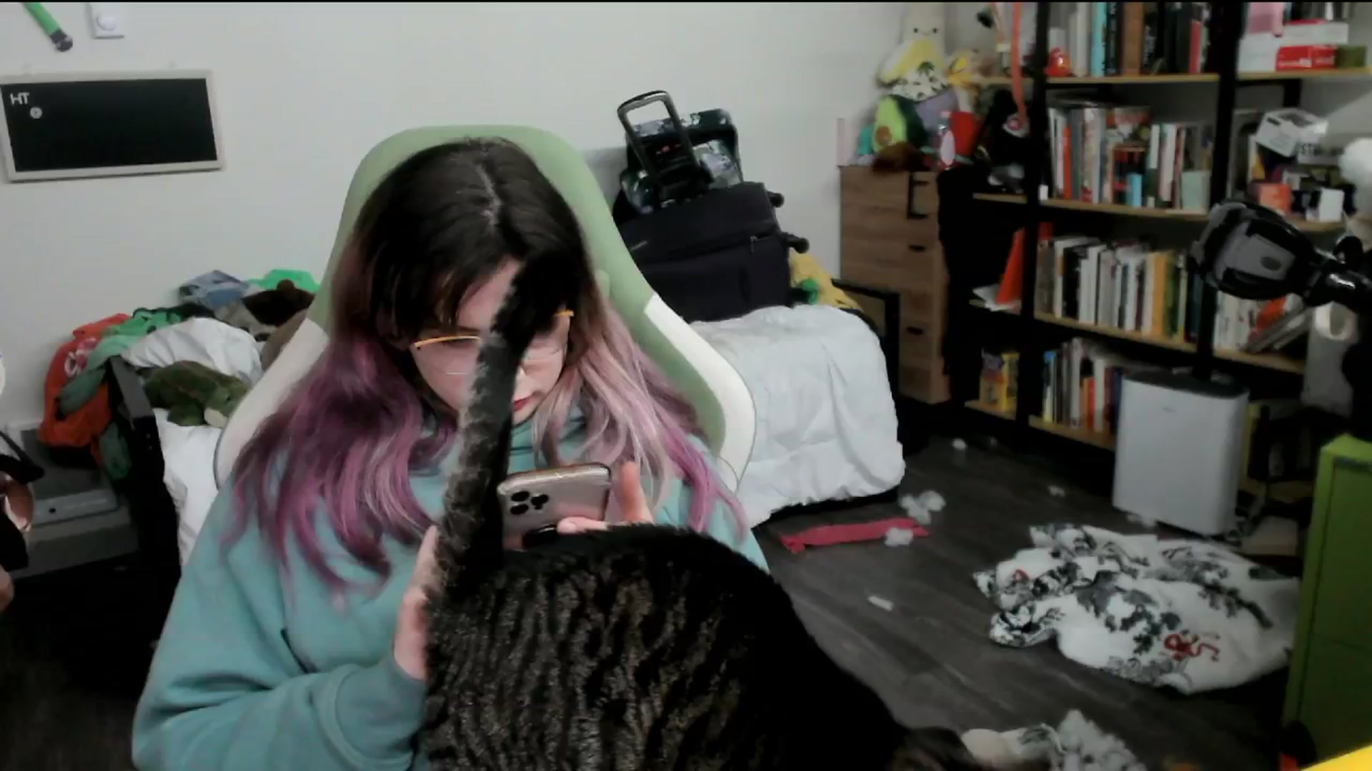 Gallery image thumbnail from Hempley's myfreecams stream on, 02/05/2024, 02:04 image 1 of 20