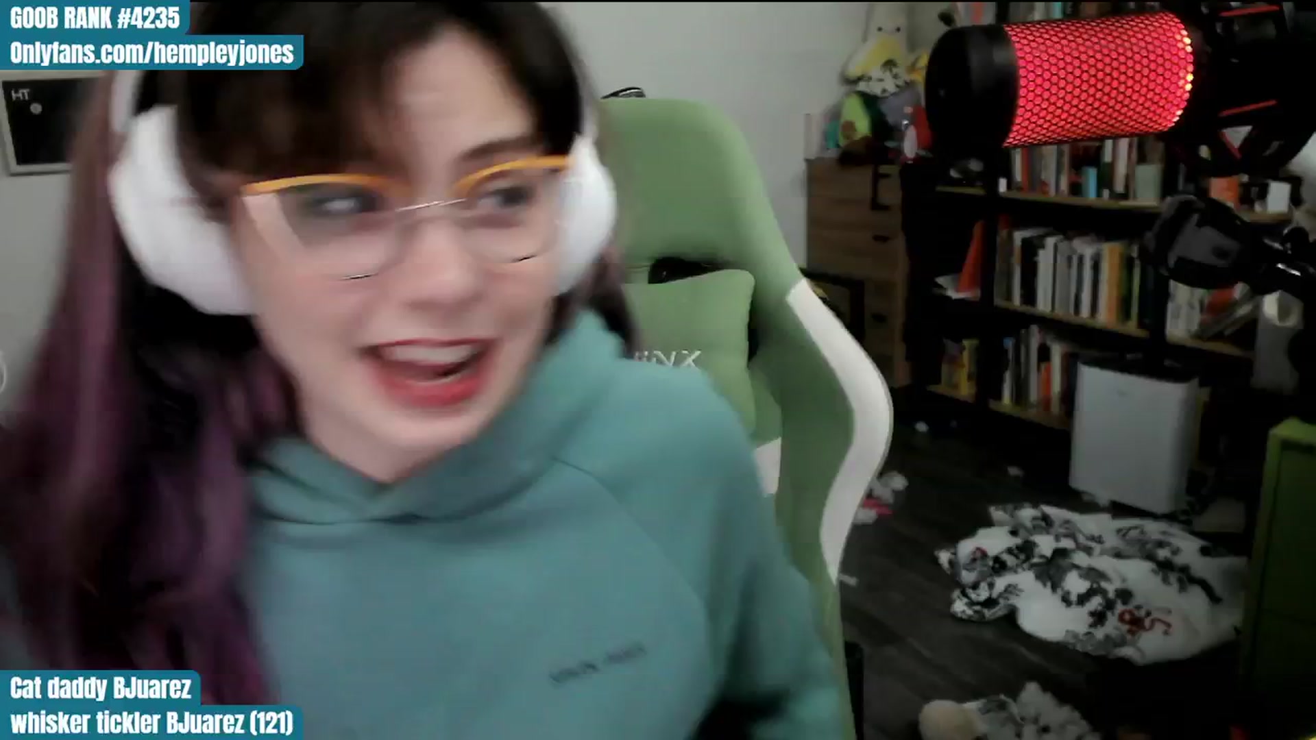 Gallery image thumbnail from Hempley's myfreecams stream on, 02/05/2024, 02:04 image 10 of 20