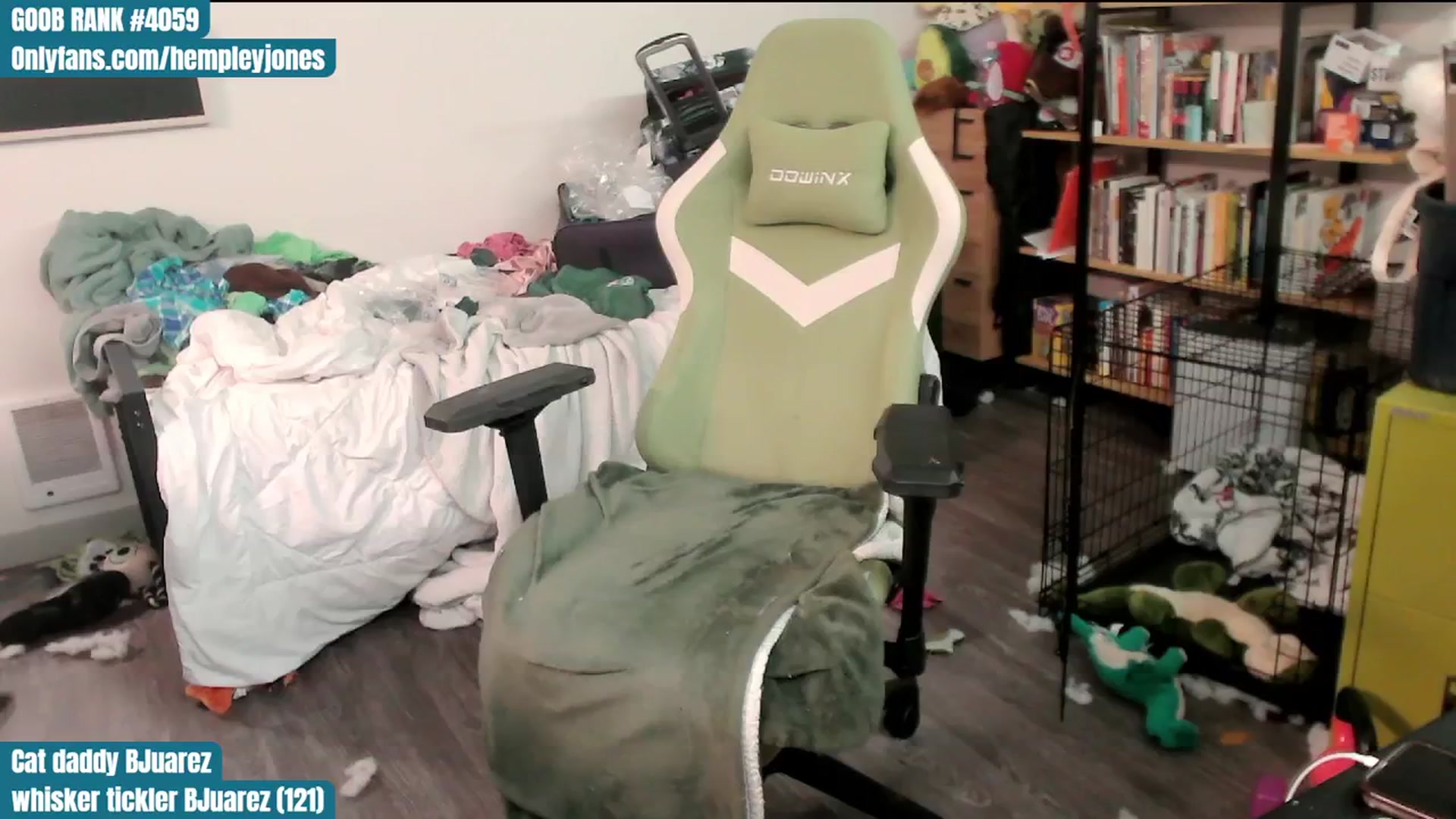 Gallery image thumbnail from Hempley's myfreecams stream on, 02/07/2024, 24:39 image 2 of 20