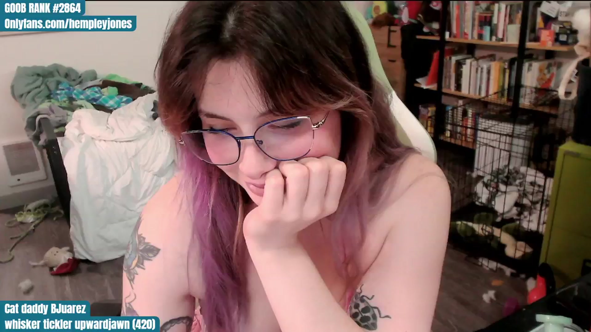 Gallery image thumbnail from Hempley's myfreecams stream on, 02/07/2024, 02:04 image 3 of 20