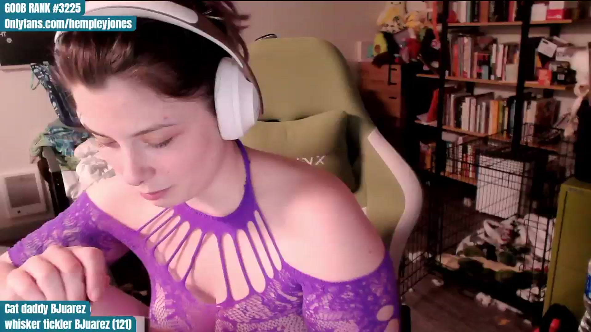 Gallery image thumbnail from Hempley's myfreecams stream on, 02/10/2024, 03:34 image 14 of 20