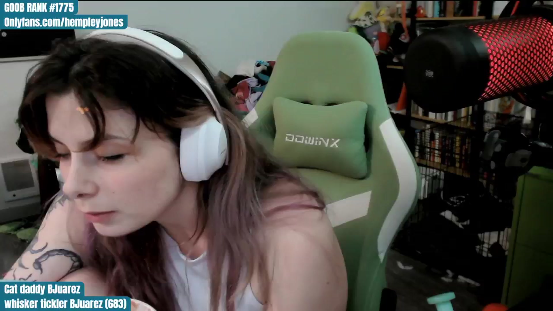 Gallery image thumbnail from Hempley's myfreecams stream on, 02/14/2024, 02:23 image 8 of 20