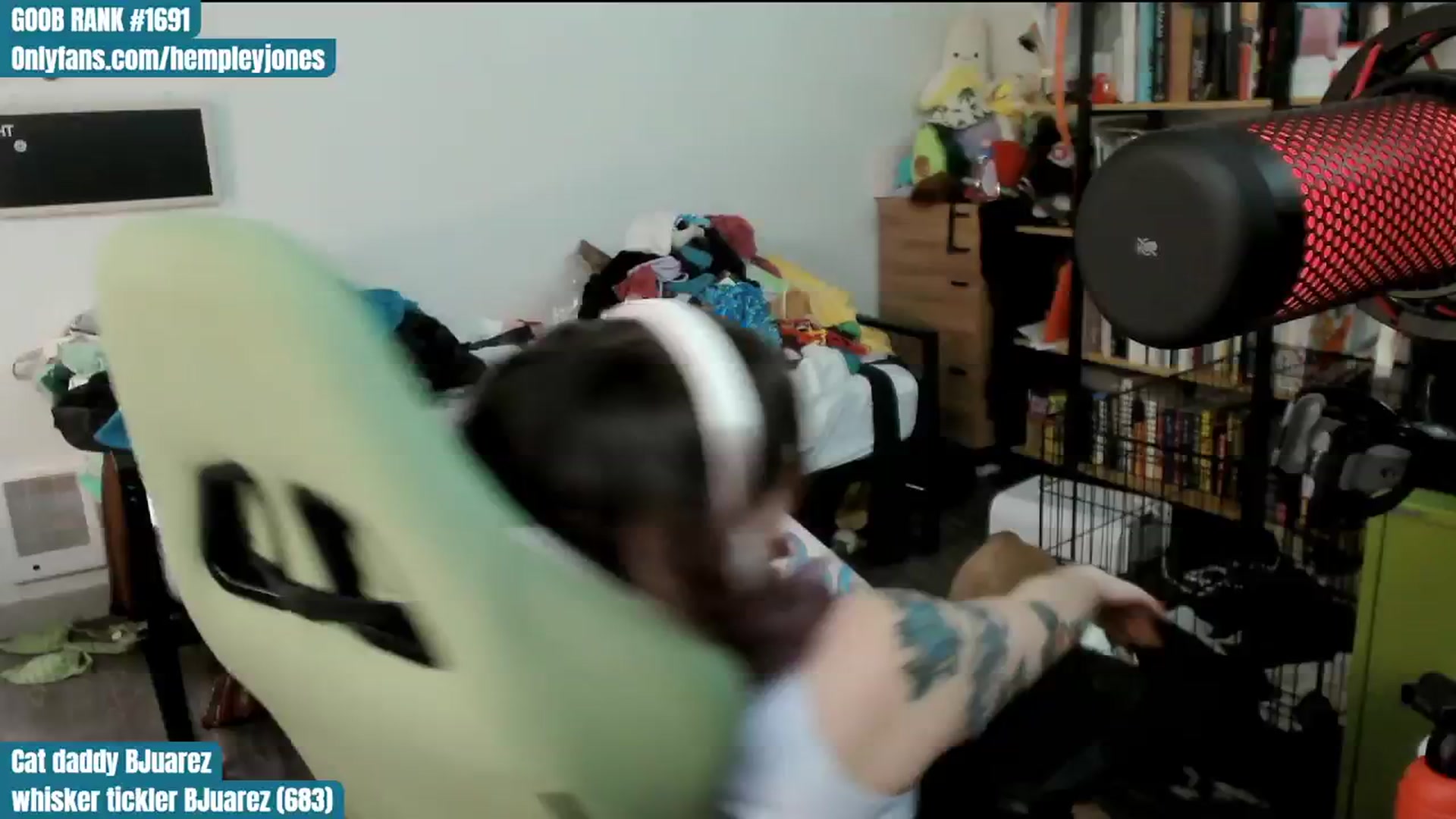 Gallery image thumbnail from Hempley's myfreecams stream on, 02/14/2024, 02:23 image 20 of 20